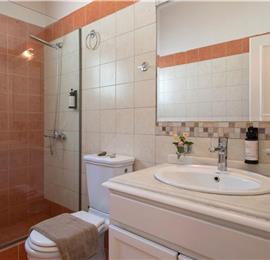 3 bedroom villa with heated pool in Kassiopi, Corfu, sleeps 6